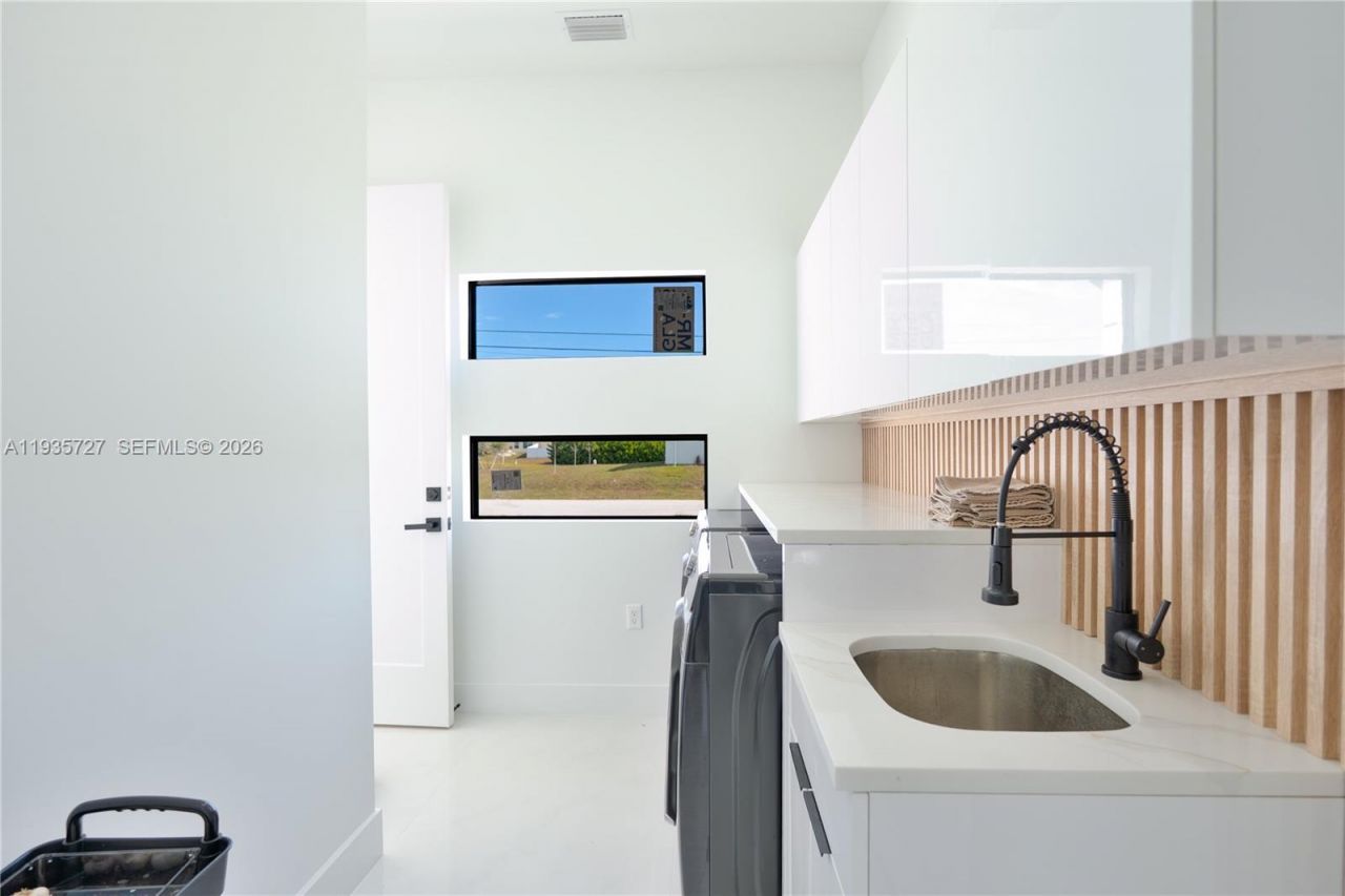 2304 NW 23rd Ave, Cape Coral, FL 33993 Photo