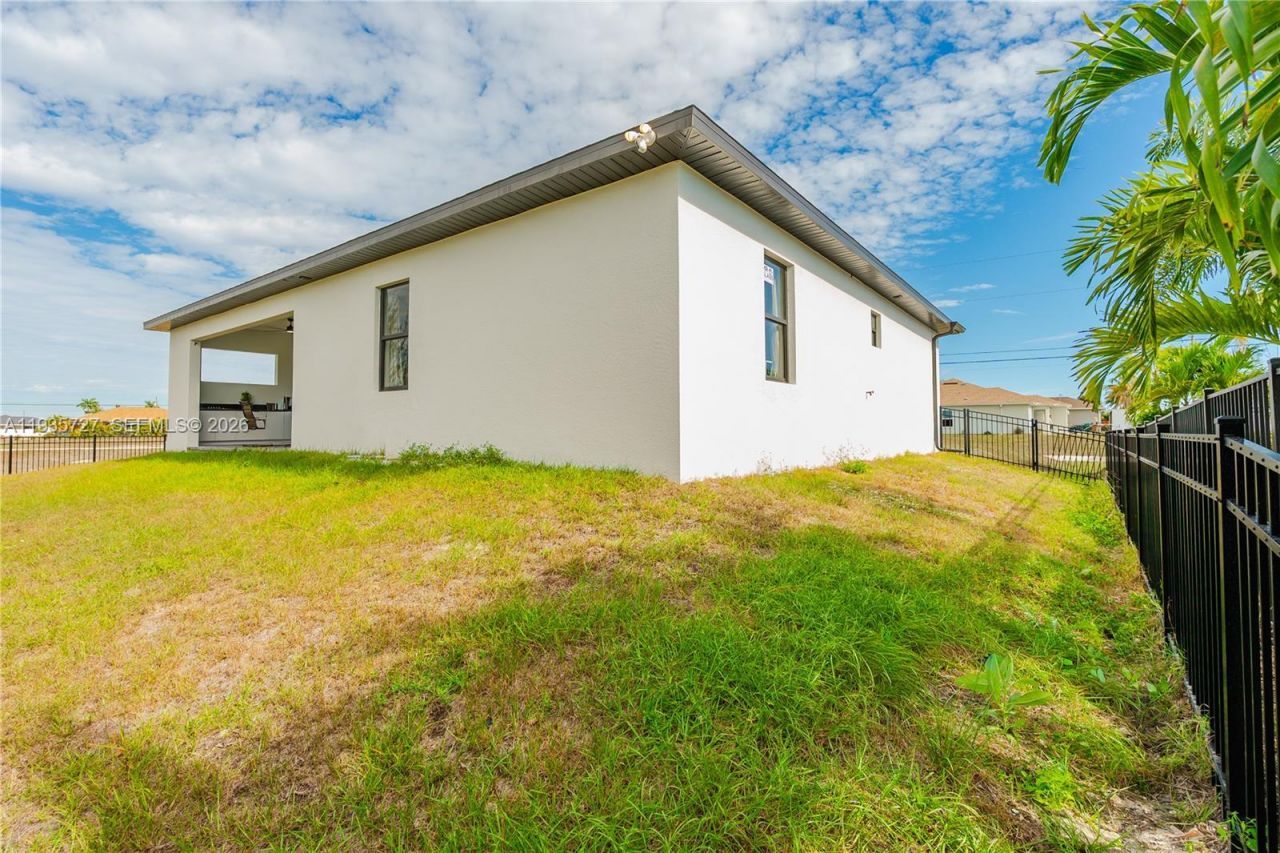 2304 NW 23rd Ave, Cape Coral, FL 33993 Photo