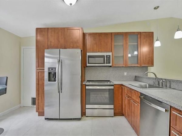 5544 Lakewood Cir, Unit E, Pompano Beach, FL 33063