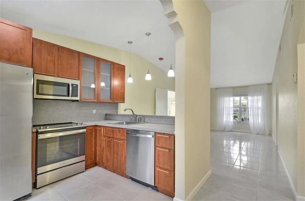 5544 Lakewood Circle, Unit E, Pompano Beach, FL 33063 Photo