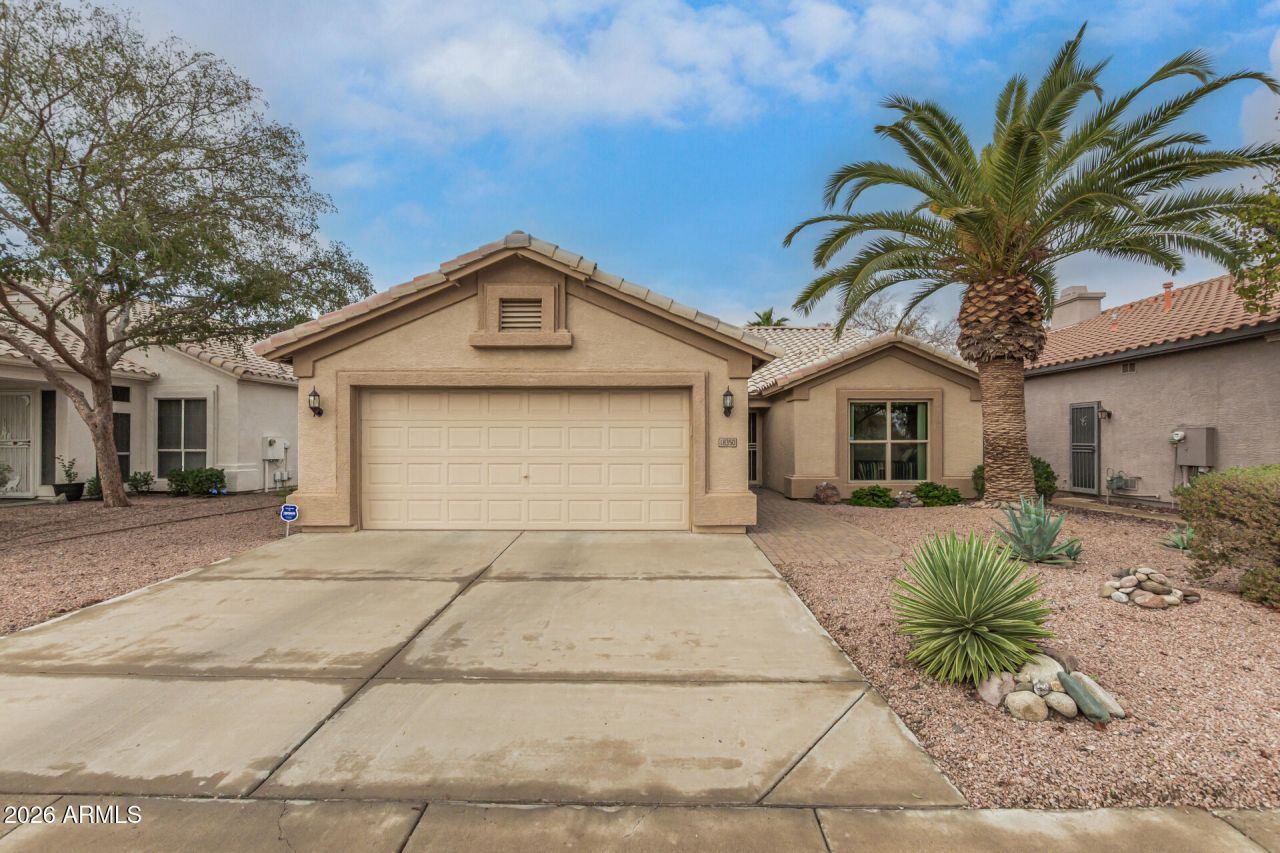 18350 N Coyote Lakes Parkway, Surprise, AZ 85378 Main Photo