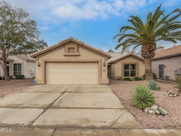 18350 N COYOTE LAKES Parkway, Surprise, AZ 85378