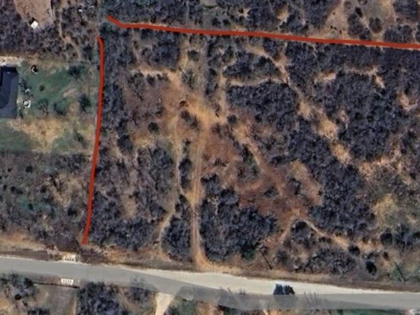 260 County Road 2662, Moore, TX 78057