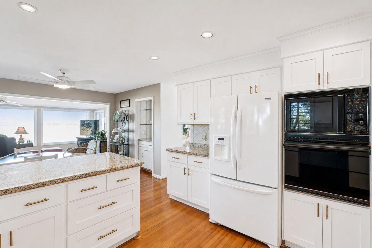 10 Waterway Island Drive Photo 14