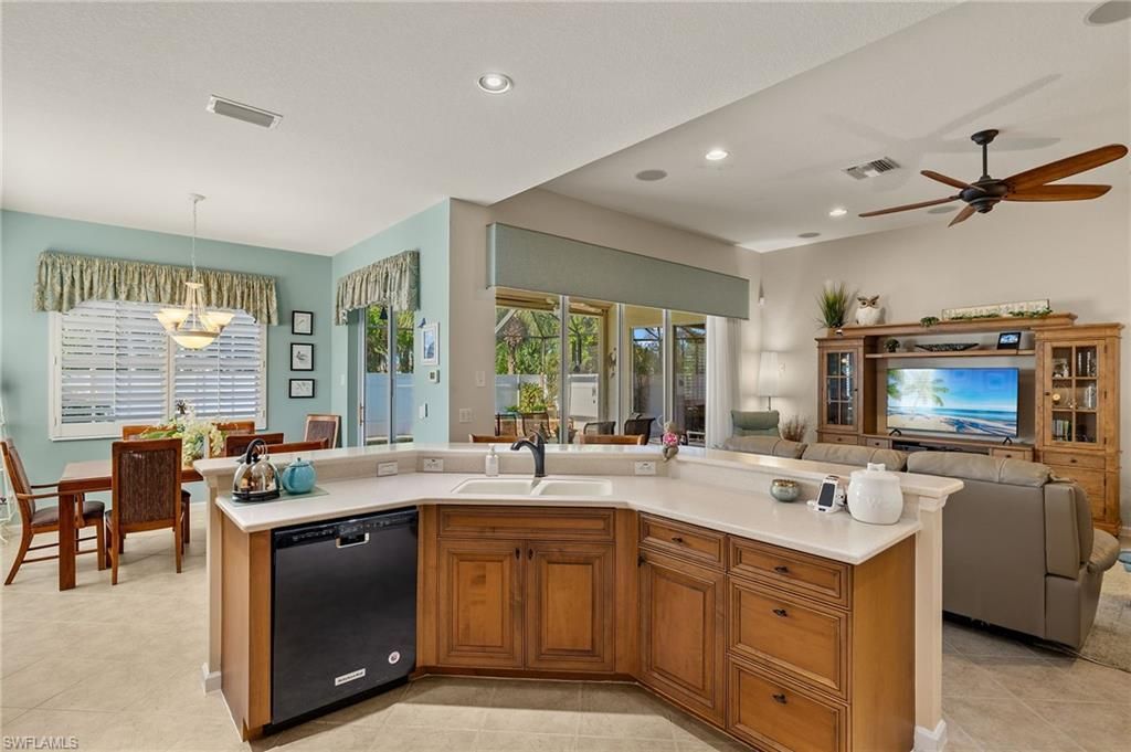 8872 King Henry Ct, Fort Myers, FL 33908 Photo