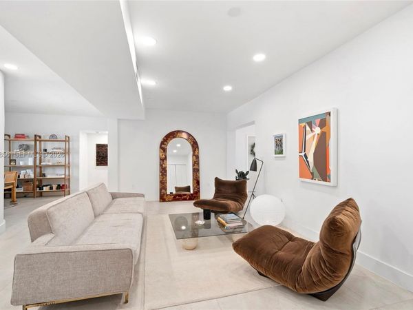 638 NE 141st St, North Miami, FL 33161