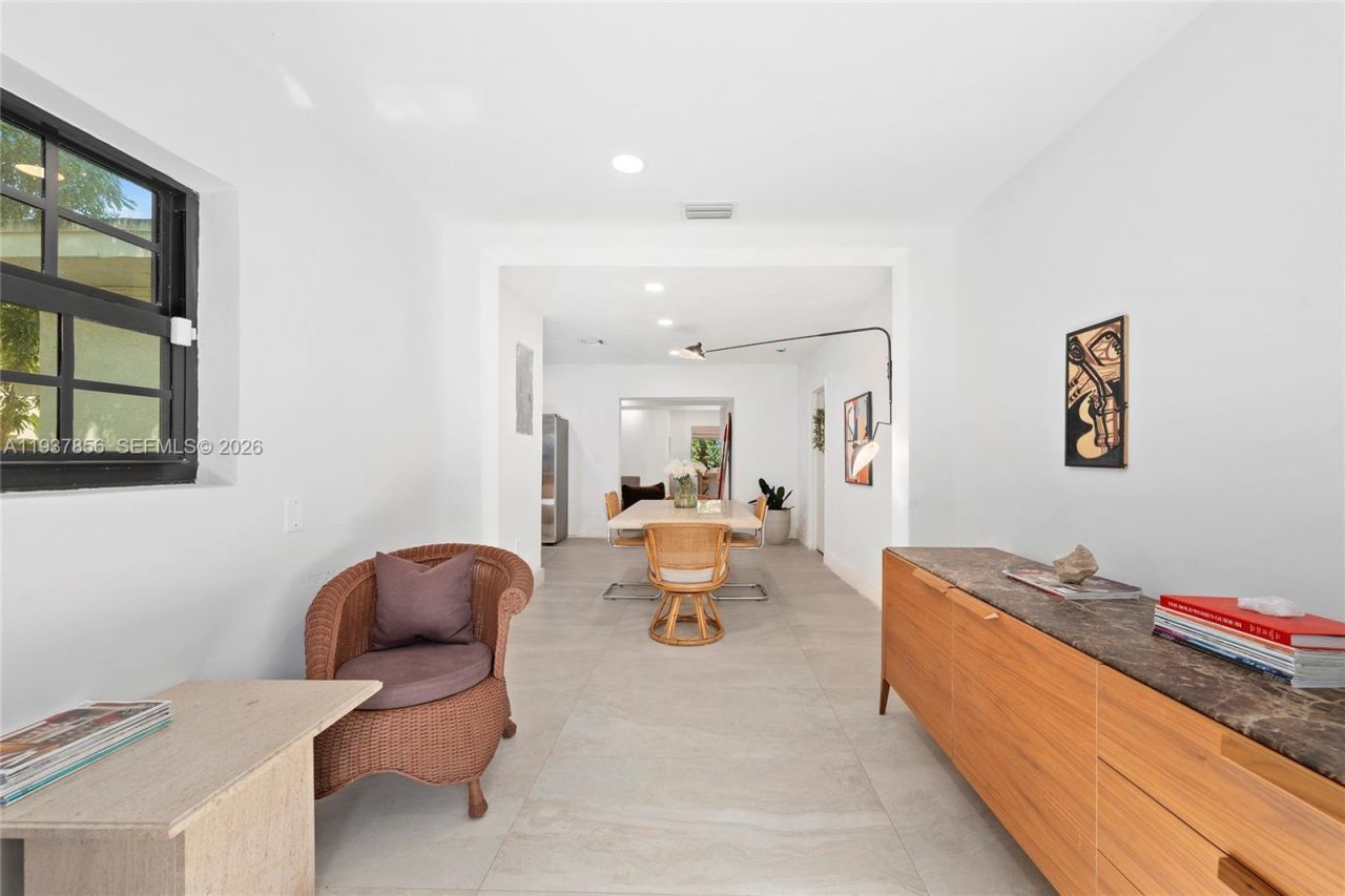 638 NE 141st St, North Miami, FL 33161 Photo