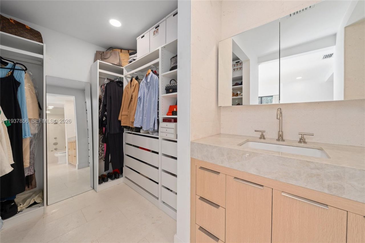 638 NE 141st St, North Miami, FL 33161 Photo