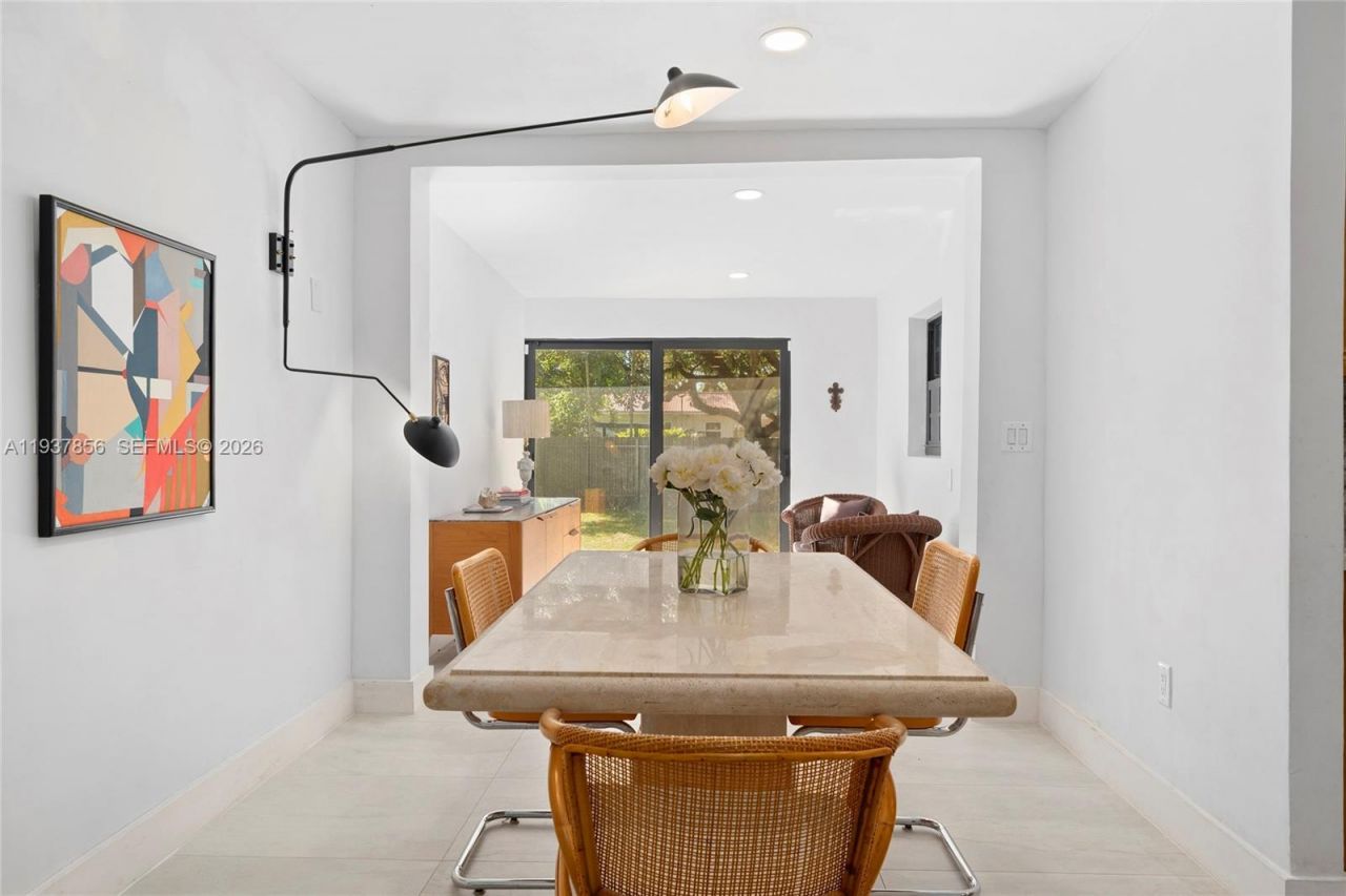 638 NE 141st St, North Miami, FL 33161 Photo