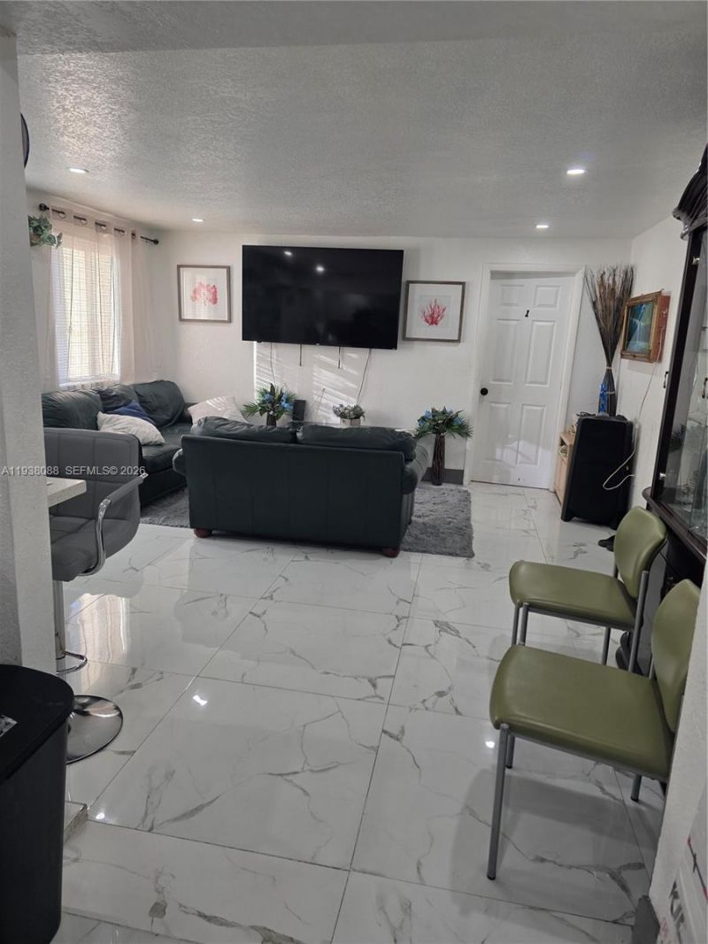 1490 NE 147th St , Miami, FL 33161 Photo