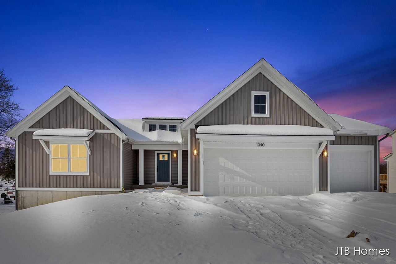 1040 N Washington Street Se, Lowell, MI 49331 Main Photo