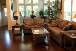 866 Brenda Pl. photo 4