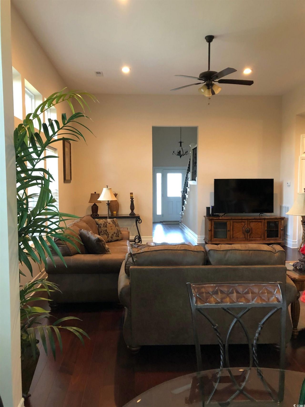 866 Brenda Pl. Photo 9