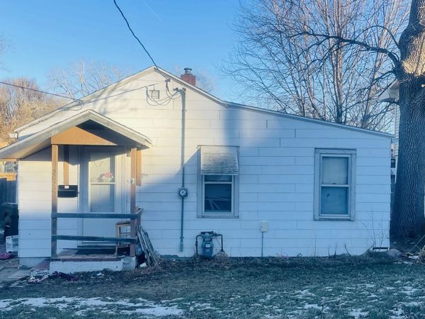 2622 S Helen St, Sioux City, IA 51106