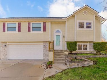 1003 Madelyn Drive, Kearney, MO 64060