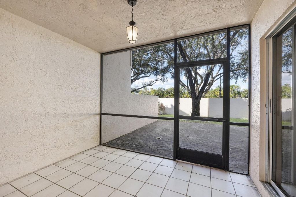 10841 Cypress Glen Drive, Unit 10841, Coral Springs, FL 33071 Photo