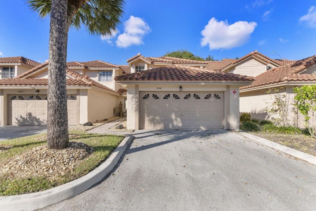 10841 Cypress Glen Drive, Unit 10841, Coral Springs, FL 33071 Photo