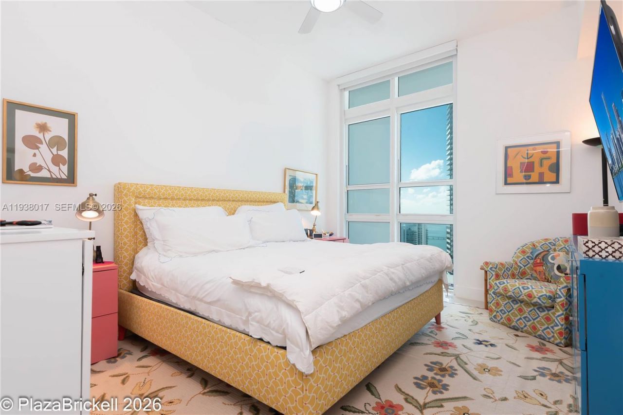 950 Brickell Bay Drive , Unit 5505, Miami, FL 33131 Photo