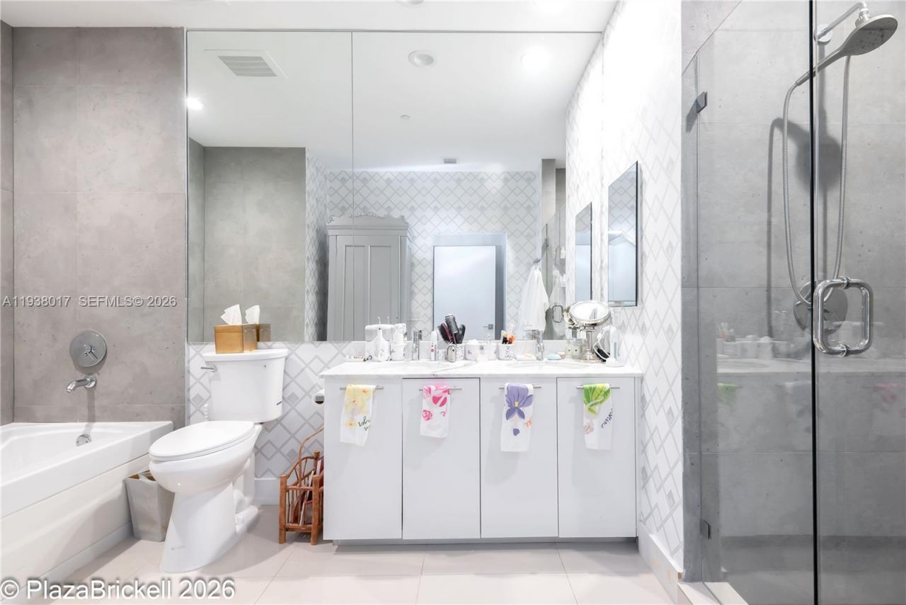 950 Brickell Bay Drive , Unit 5505, Miami, FL 33131 Photo