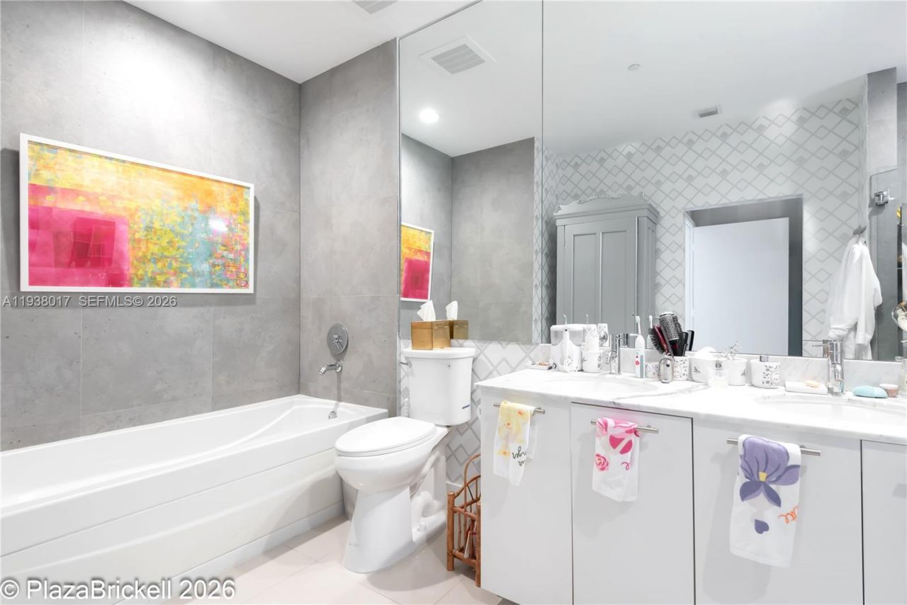 950 Brickell Bay Drive , Unit 5505, Miami, FL 33131 Photo