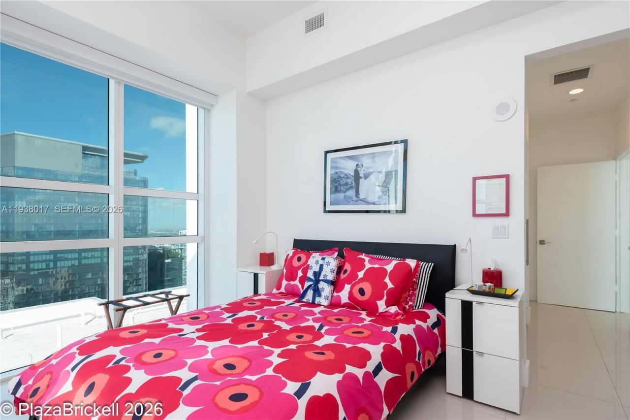 950 Brickell Bay Drive , Unit 5505, Miami, FL 33131 Photo