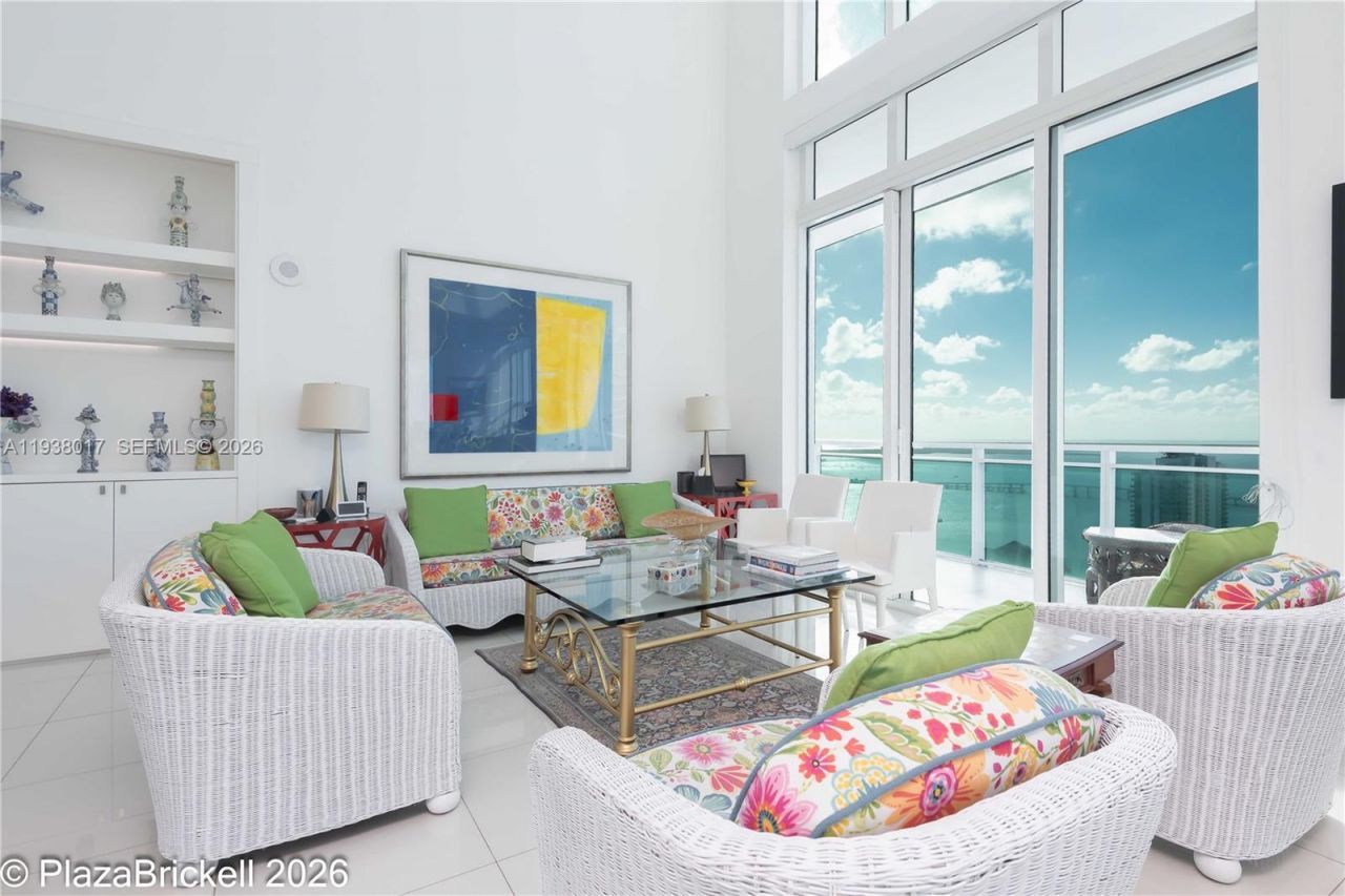 950 Brickell Bay Drive , Unit 5505, Miami, FL 33131 Photo