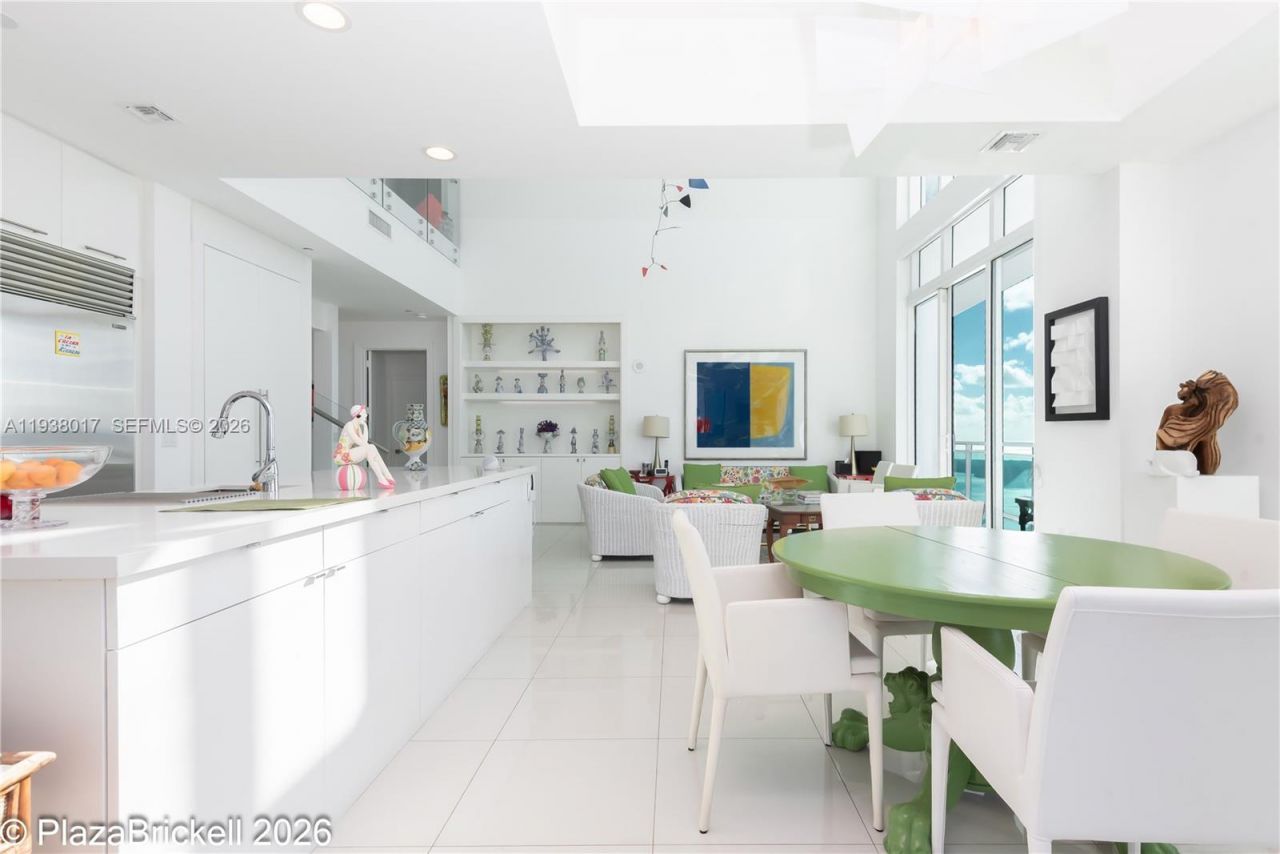 950 Brickell Bay Drive , Unit 5505, Miami, FL 33131 Photo