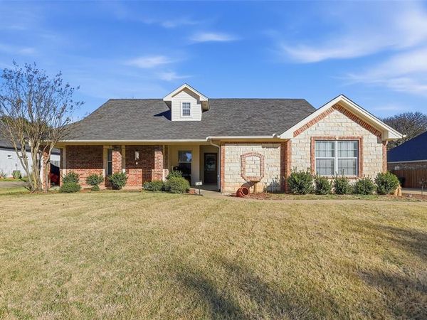 3207 Crossbridge Circle, Granbury, TX 76049