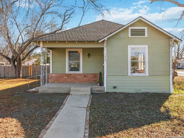 1409 21st St, Hondo, TX 78861