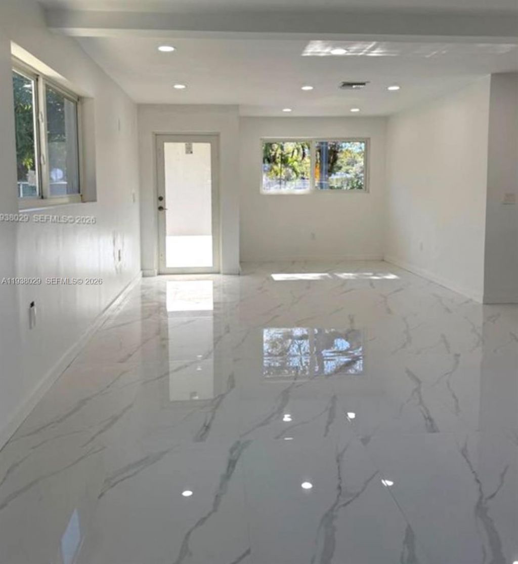 6091 SW 64th Ter, South Miami, FL 33143 Photo