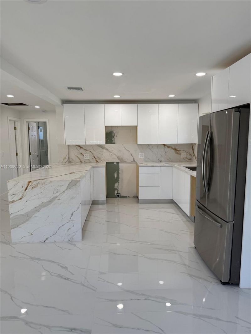 6091 SW 64th Ter, South Miami, FL 33143 Photo