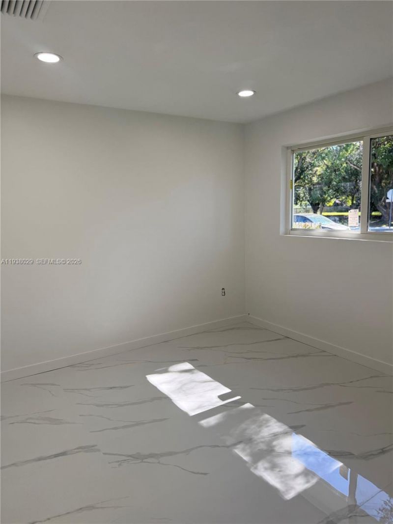 6091 SW 64th Ter, South Miami, FL 33143 Photo