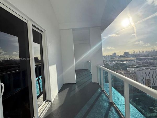 2301 Collins Ave, Unit PH-22, Miami Beach, FL 33139