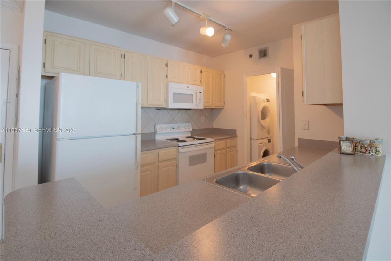 2665 SW 37th Ave, Unit 808, Miami, FL 33133 Photo