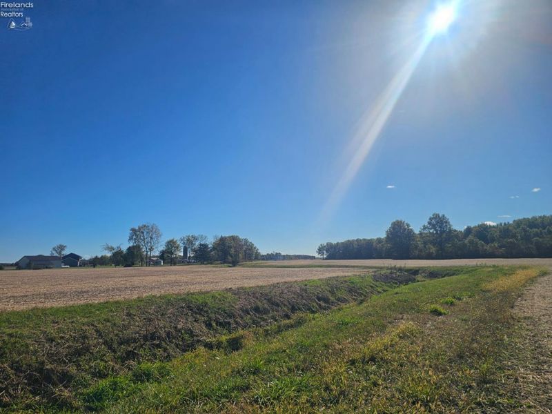 1 S Mud Creek Road, Oak Harbor, OH 43449 Photo 6