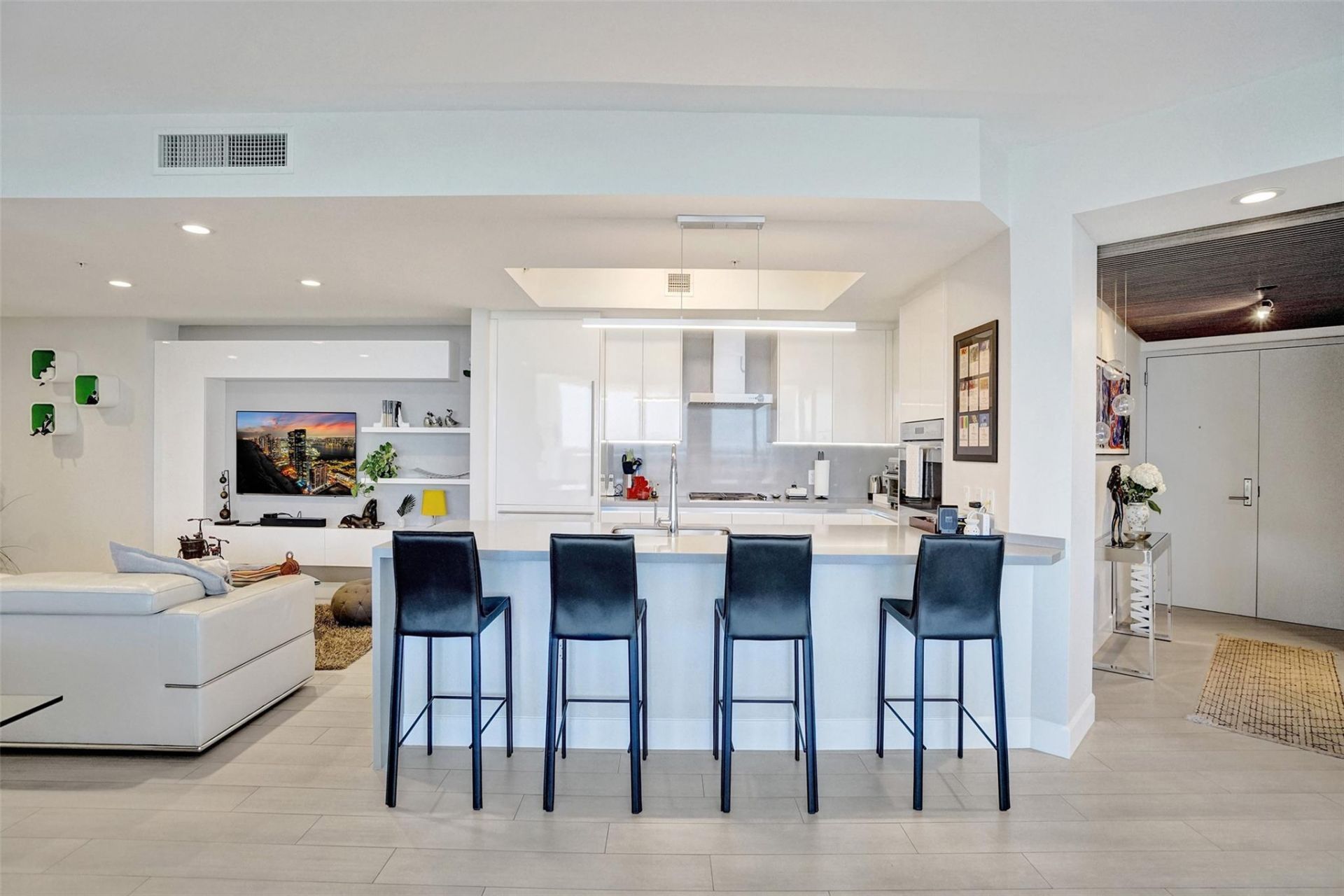 1180 N Federal Highway, Unit 804, Fort Lauderdale, FL 33304 Photo