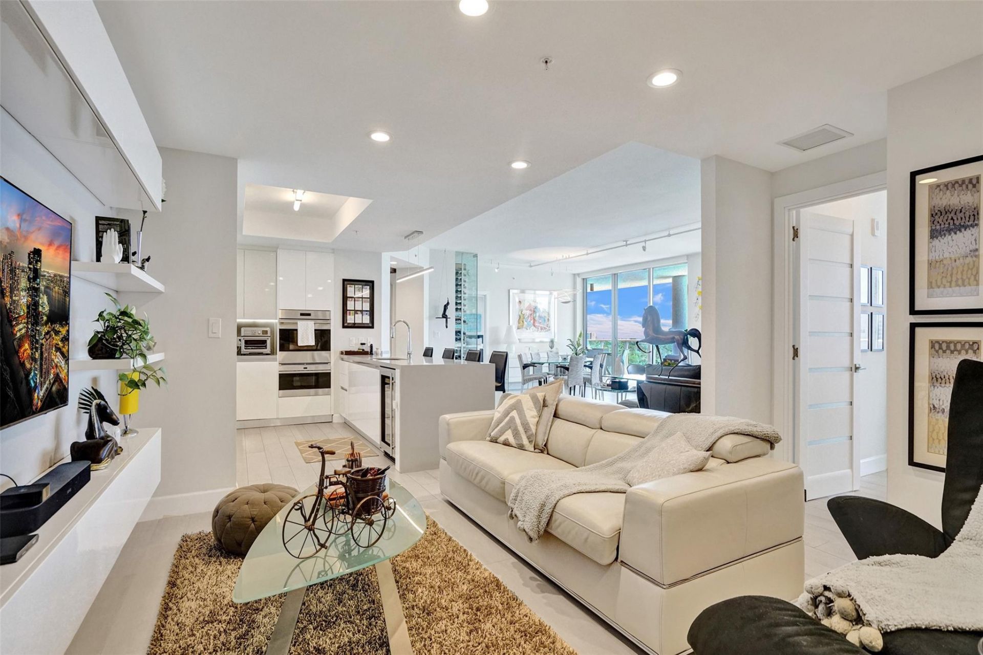 1180 N Federal Highway, Unit 804, Fort Lauderdale, FL 33304 Photo