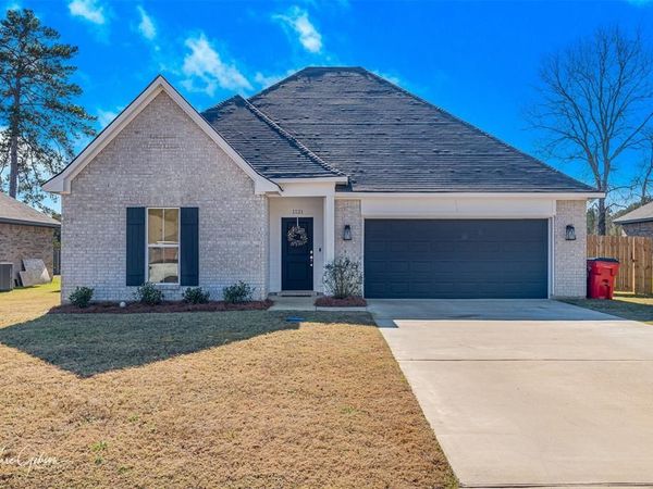 1121 Bayou Bay Court, Frierson, LA 71027