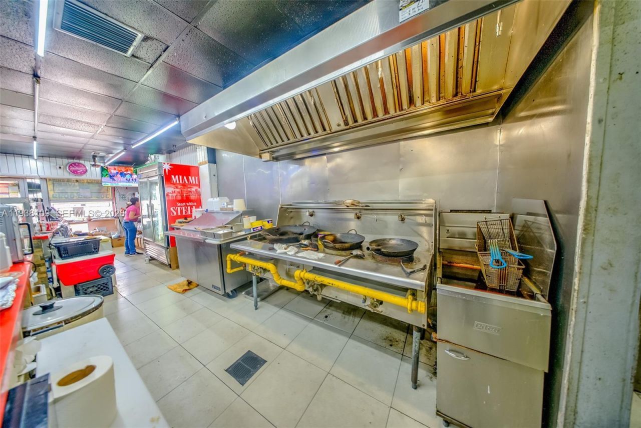 1910 SW 1st St , Miami, FL 33135 Photo