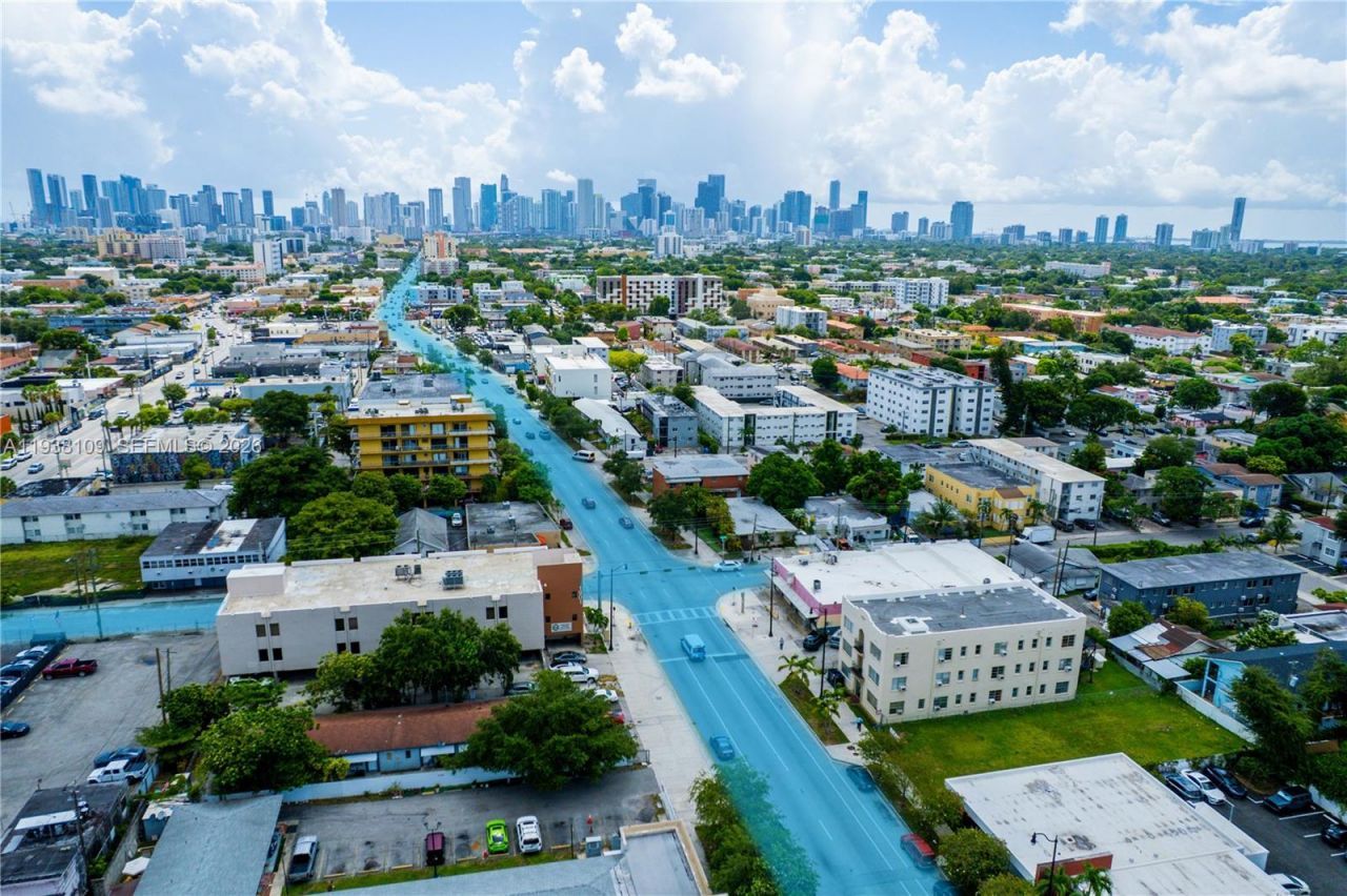 1910 SW 1st St , Miami, FL 33135 Photo