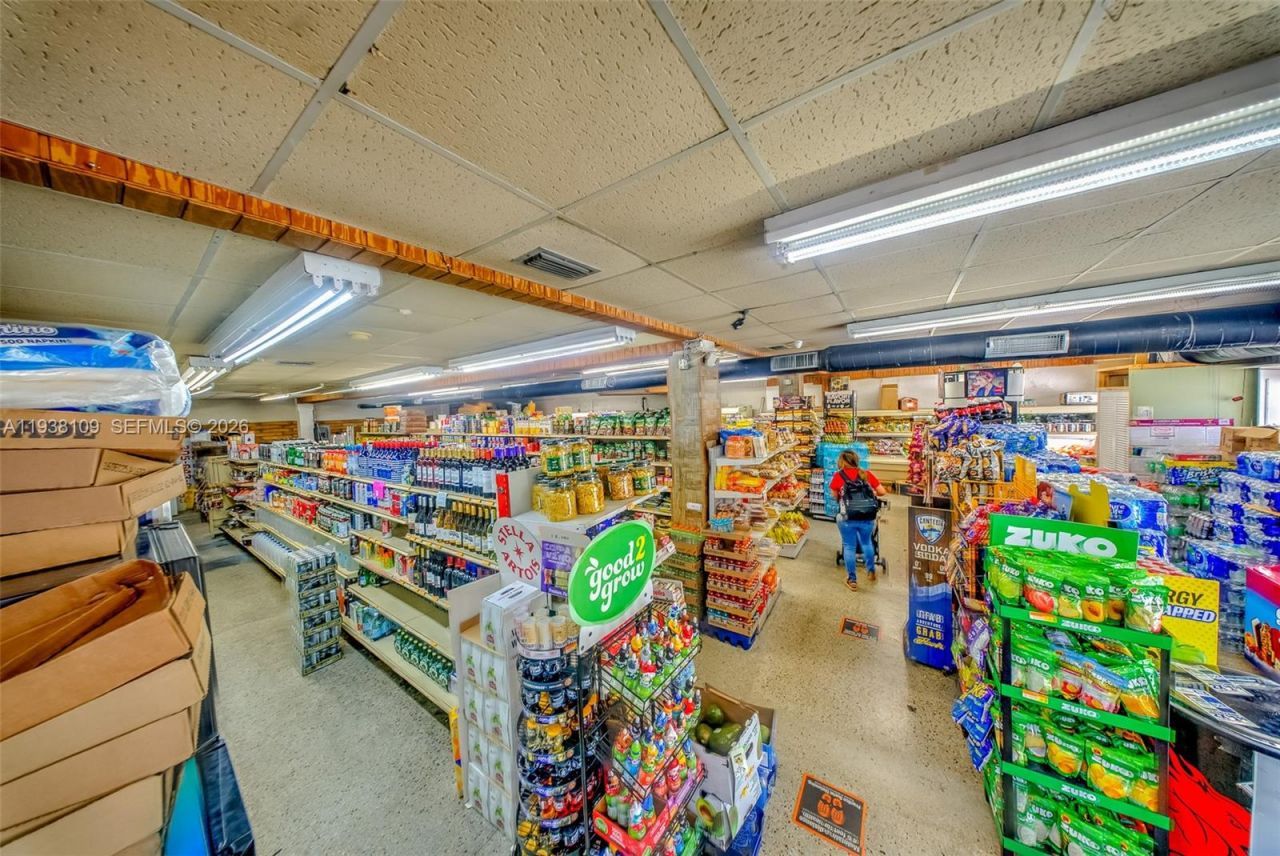 1910 SW 1st St , Miami, FL 33135 Photo