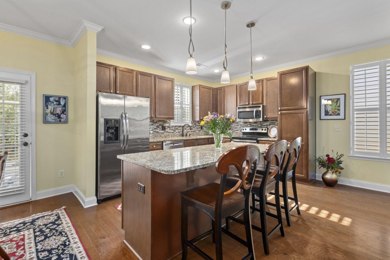 135 Larissa Drive Photo 10