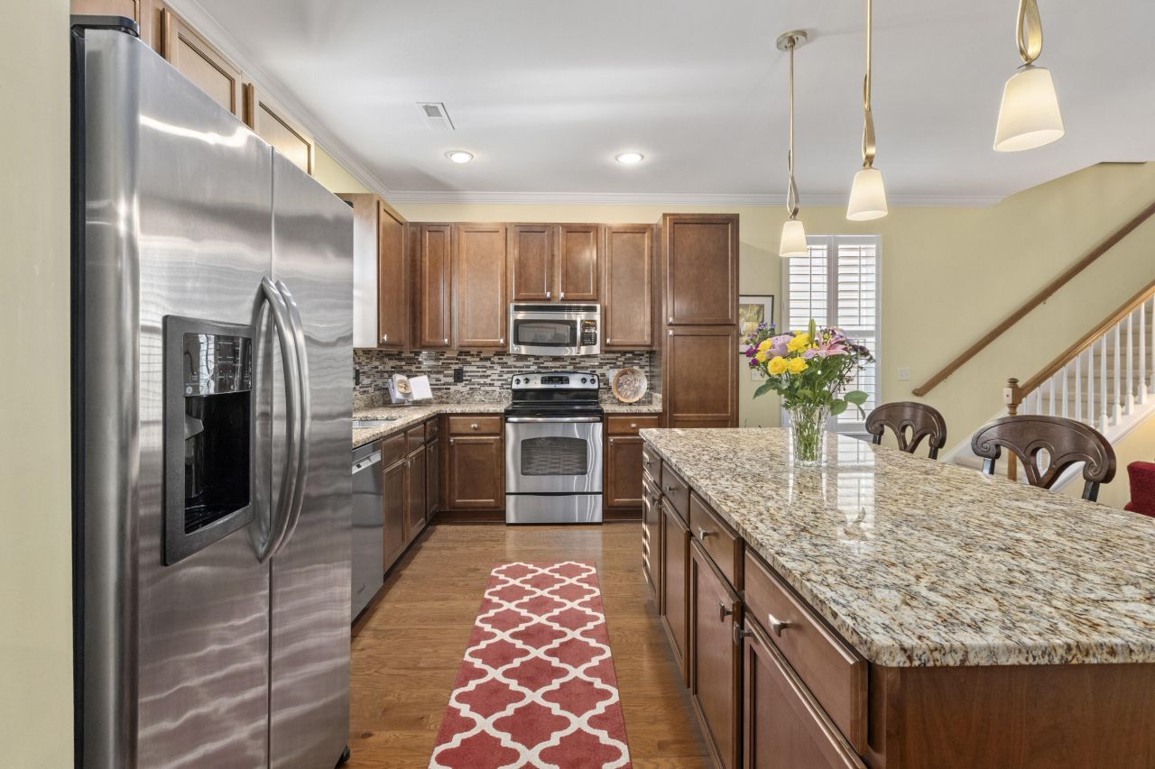 135 Larissa Drive Photo 14