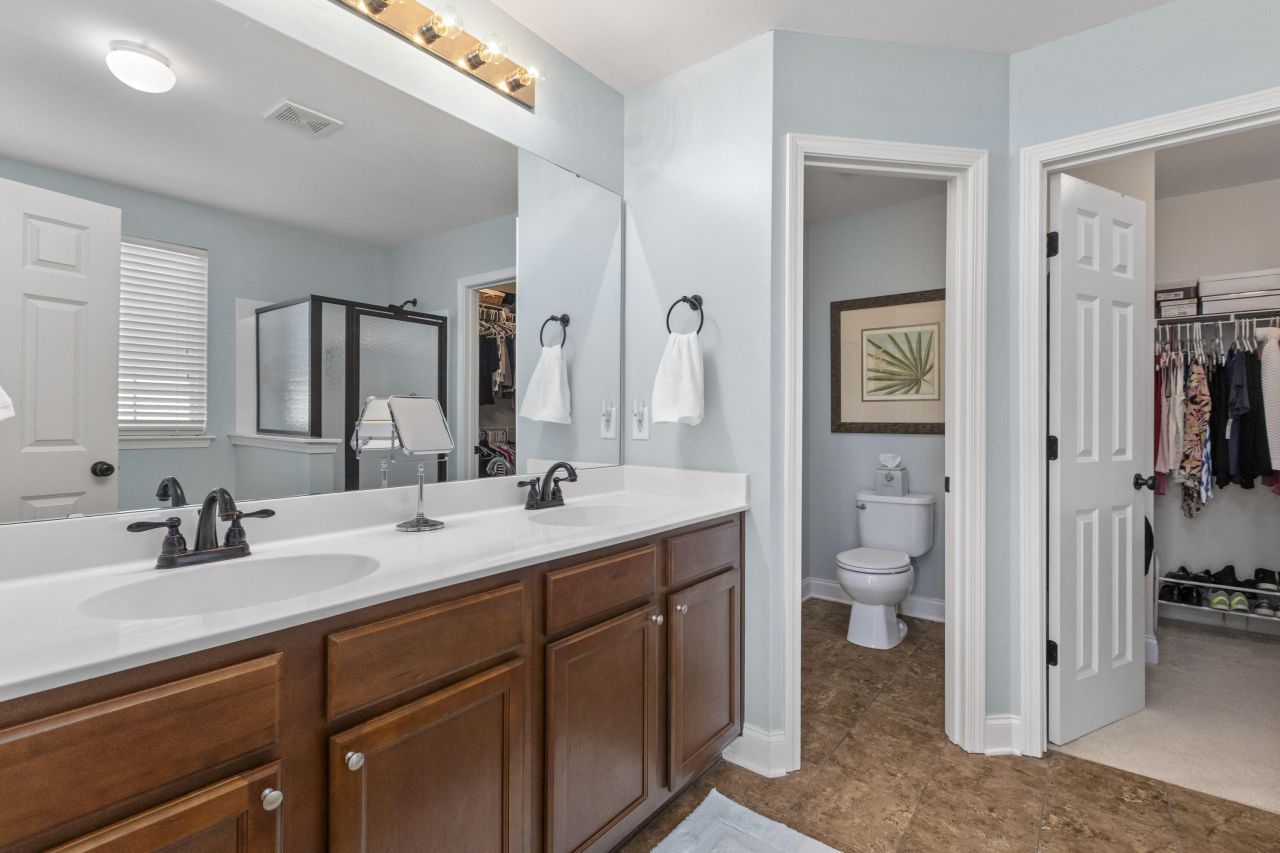 135 Larissa Drive Photo 24