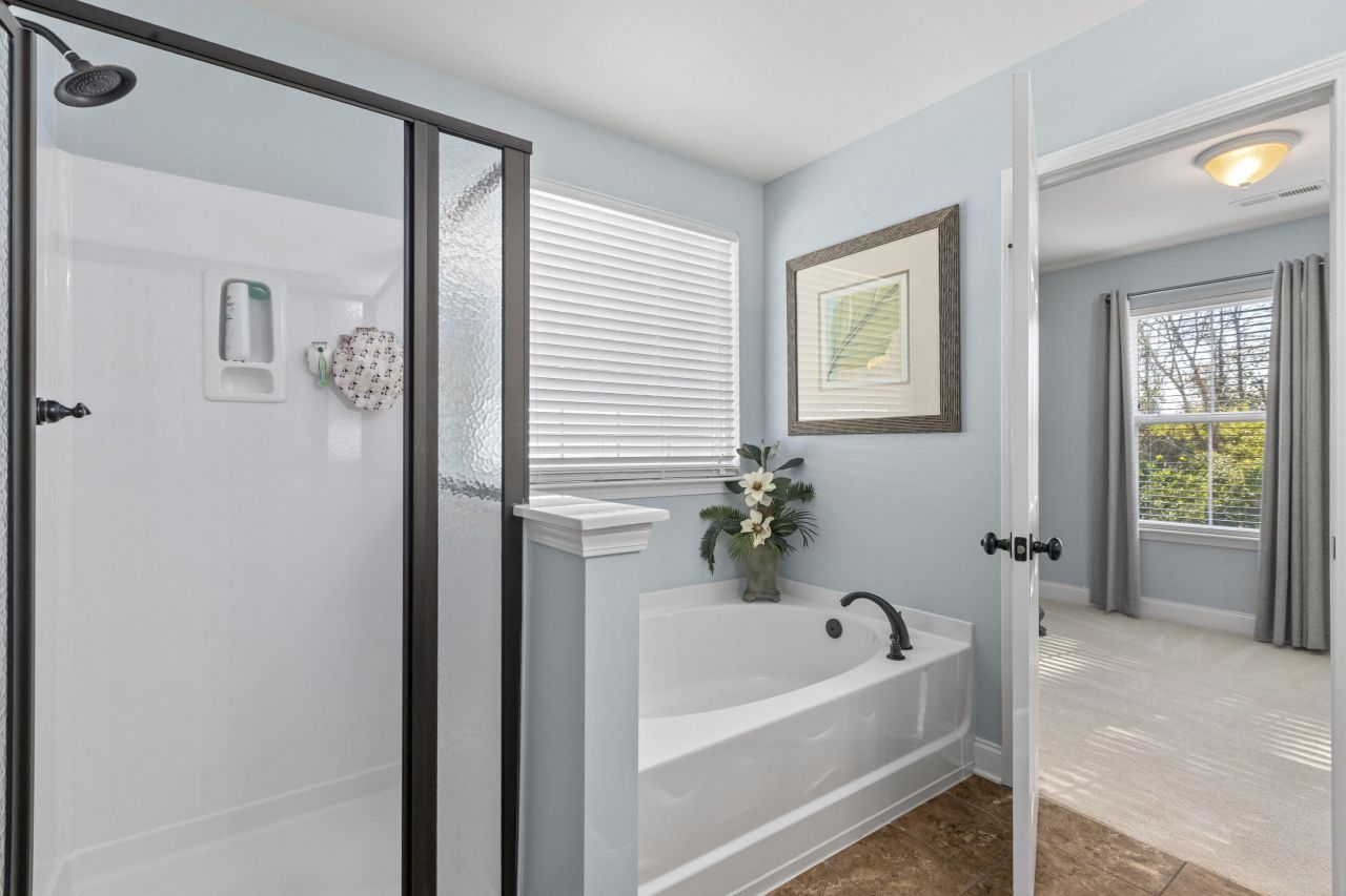 135 Larissa Drive Photo 26