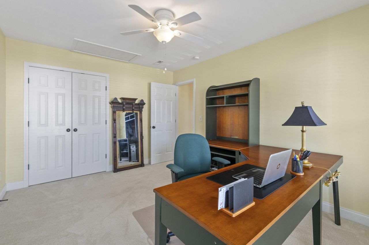 135 Larissa Drive Photo 33