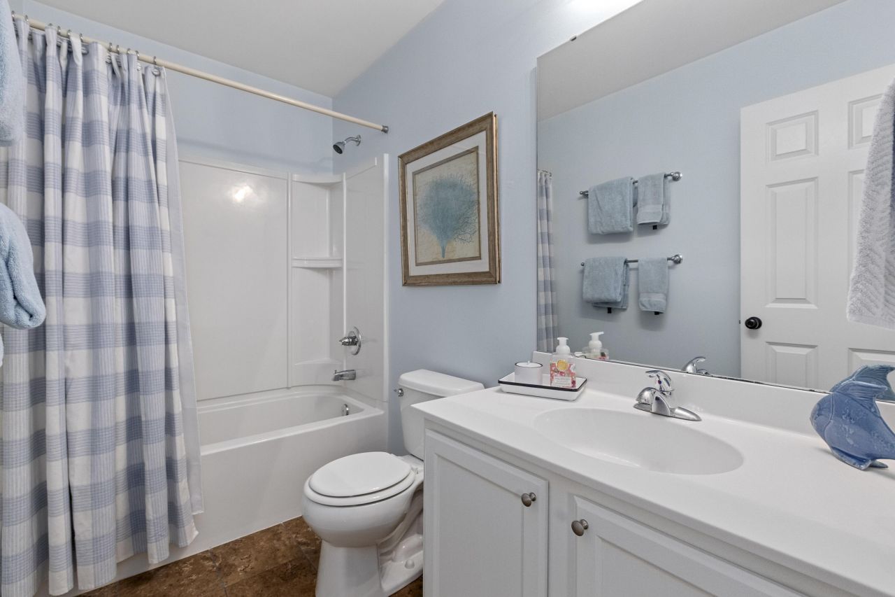 135 Larissa Drive Photo 35