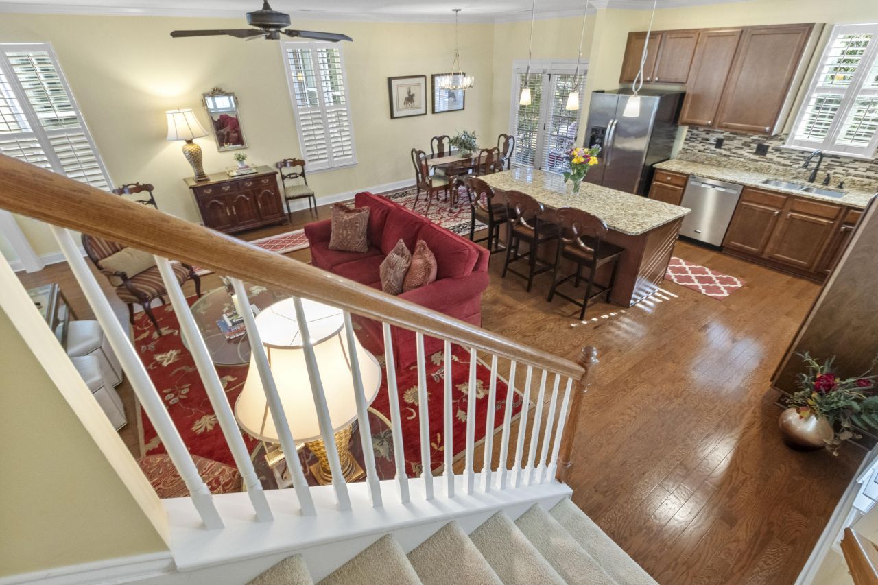 135 Larissa Drive Photo 37