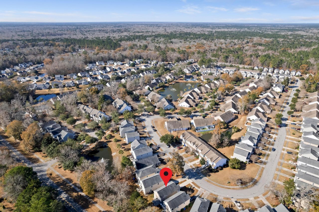 135 Larissa Drive Photo 43