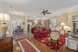 135 Larissa Drive photo 4